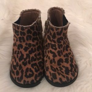 🎉🎉🎉SOLD🎉🎉🎉Toddler Girl Leopard Boots